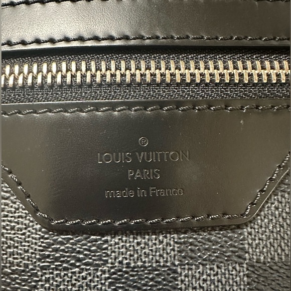 WOW POSHMARK - Authentic GM Louis Vuitton Damier Graphite Mick - Picture 4 of 16